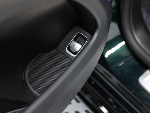 Used 2023 Mercedes-Benz EQS 580 4MATIC SUV image 13