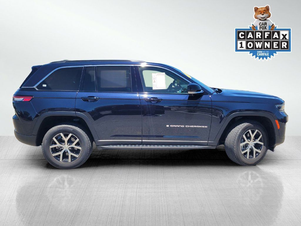 Used 2024 Jeep Grand Cherokee Limited w/ Luxury Tech Group II AWD/4WD image 3