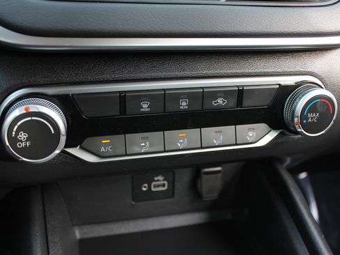 Used 2022 Nissan Altima 2.5 S FWD image 34