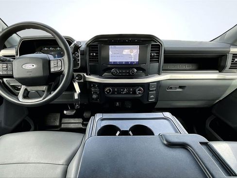 Used 2022 Ford F150 XL w/ Trailer Tow Package image 16