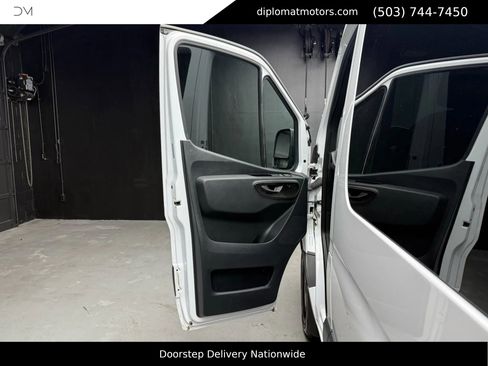 Used 2024 Mercedes-Benz Sprinter 2500 image 31