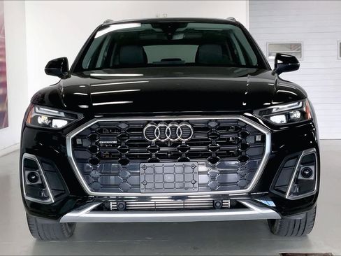 Used 2023 Audi Q5 2.0T Premium w/ Convenience Package image 6