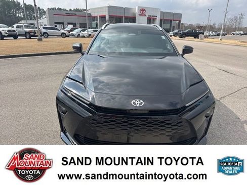 Used 2025 Toyota Crown Signia Limited w/ Advanced Technology Package image 8