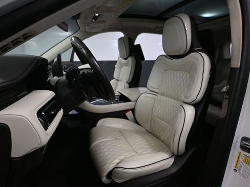 Used 2023 Lincoln Aviator Black Label w/ Dynamic Handling Package AWD/4WD image 24