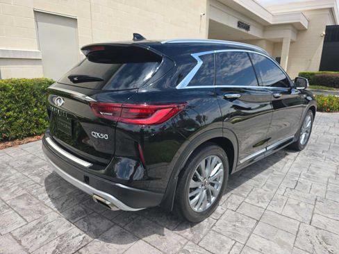 Used 2024 INFINITI QX50 Luxe w/ Accent Package FWD image 3