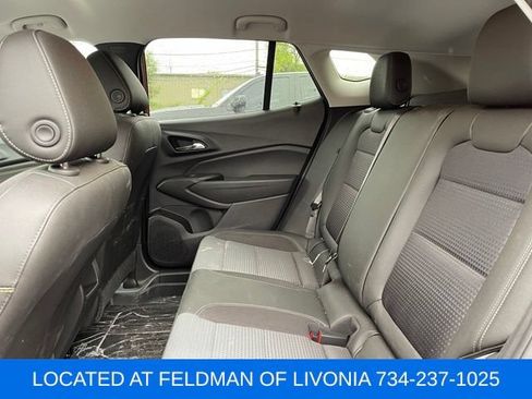 Used 2024 Chevrolet Trax LT w/ Driver Confidence Package FWD image 9