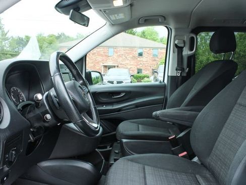 Used 2017 Mercedes-Benz Metris Passenger image 12