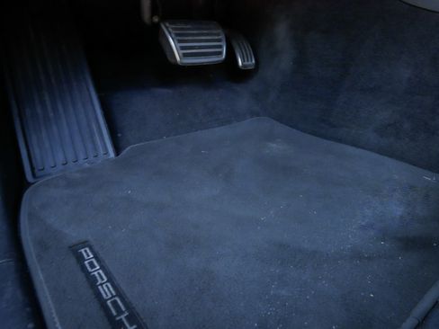 Used 2021 Porsche Cayenne Turbo S image 17