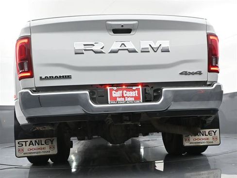 Used 2026 RAM 3500 Laramie w/ Towing Technology Group AWD/4WD image 36