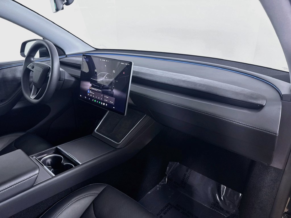 Used 2026 Tesla Model Y AWD image 32