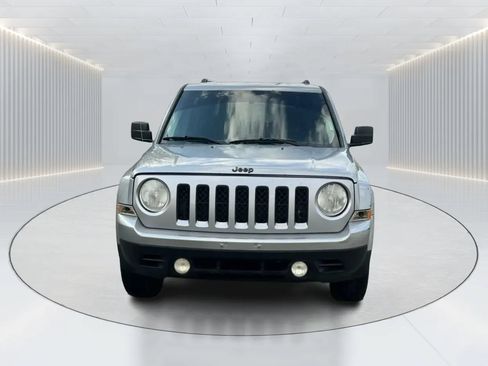 Used 2015 Jeep Patriot Sport FWD image 2