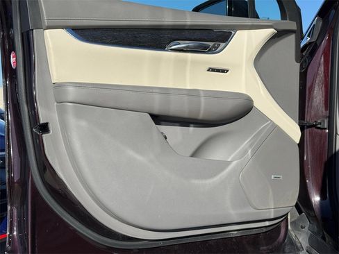 Used 2021 Cadillac XT6 Premium Luxury image 23