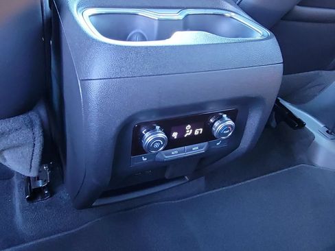 Used 2026 GMC Acadia Elevation w/ Elevation Premium Package FWD image 22
