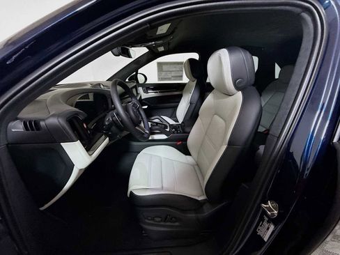 New 2025 Porsche Cayenne Turbo image 5