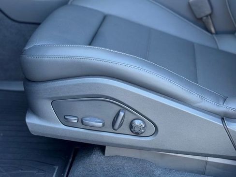 New 2025 Porsche Macan Electric RWD image 33