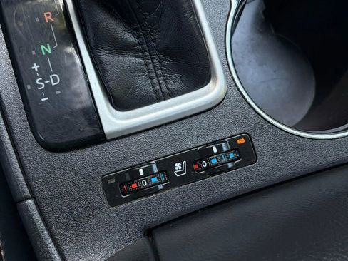 Used 2016 Toyota Highlander Limited w/ Driver Technology Package AWD/4WD image 16