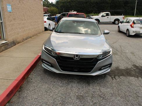 Used 2018 Honda Accord EX image 2