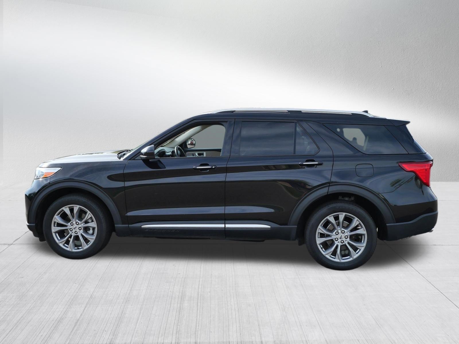 Used 2023 Ford Explorer Limited AWD/4WD image 4