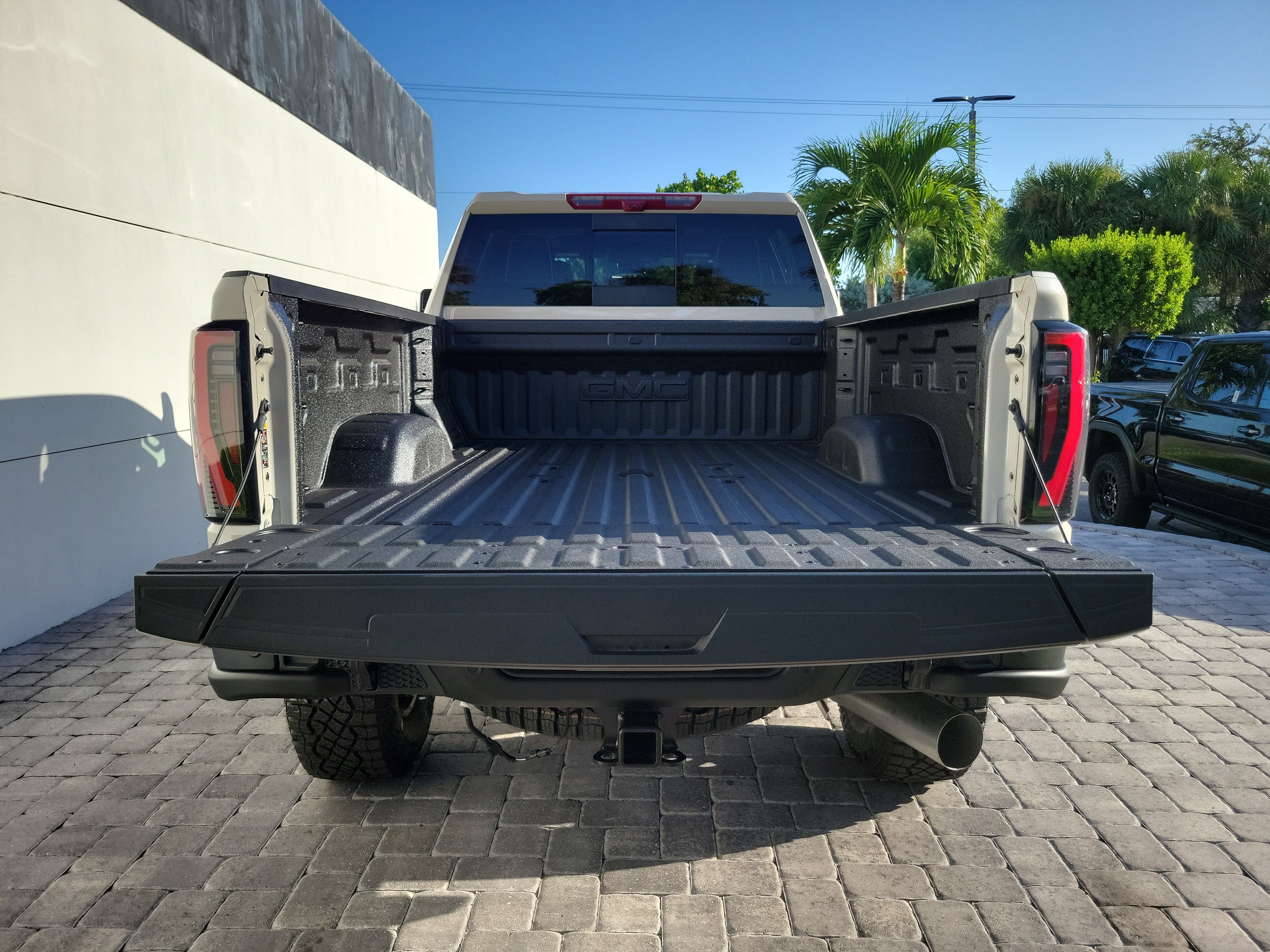 New 2026 GMC Sierra 2500 AT4X w/ AT4X AEV Edition AWD/4WD image 11