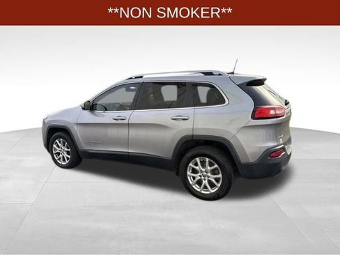 Used 2018 Jeep Cherokee Latitude w/ Cold Weather Group image 4