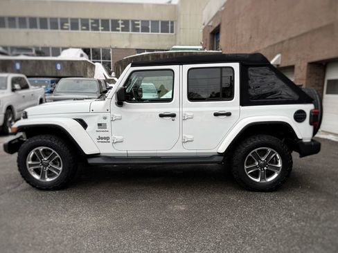 Used 2018 Jeep Wrangler Unlimited Sahara w/ Cold Weather Group image 13