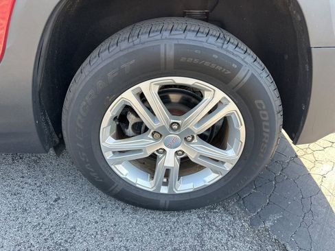 Used 2019 GMC Terrain SLE w/ LPO, Floor Liner Package AWD/4WD image 38