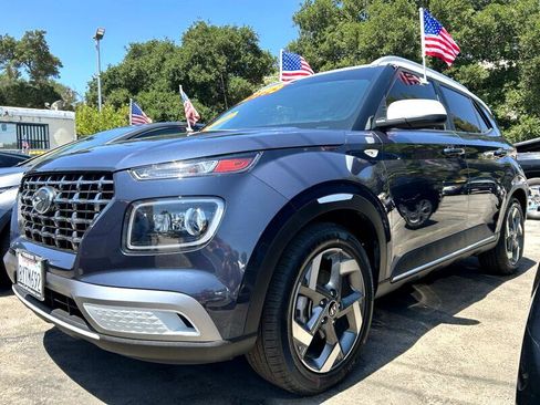 Used 2022 Hyundai Venue Limited image 1
