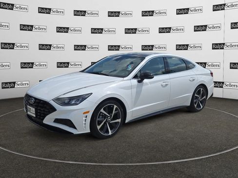 Used 2023 Hyundai Sonata SEL Plus FWD image 2