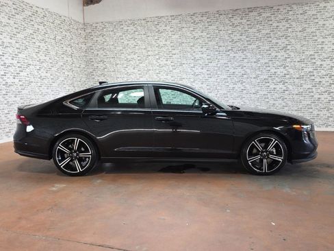 Used 2024 Honda Accord Sport image 6