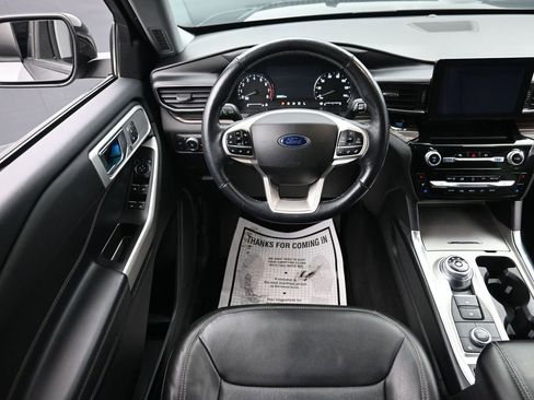 Used 2022 Ford Explorer Limited w/ Equipment Group 301A AWD/4WD image 12