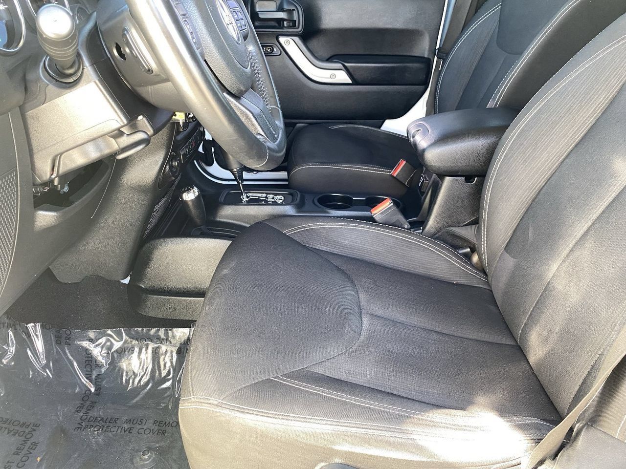 Used 2018 Jeep Wrangler Unlimited Sahara AWD/4WD image 28