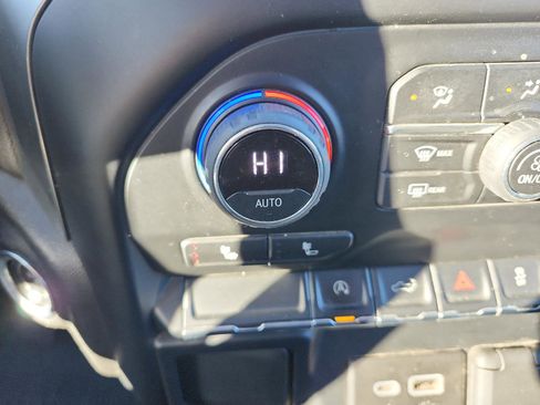 Used 2021 Chevrolet Silverado 1500 RST image 19