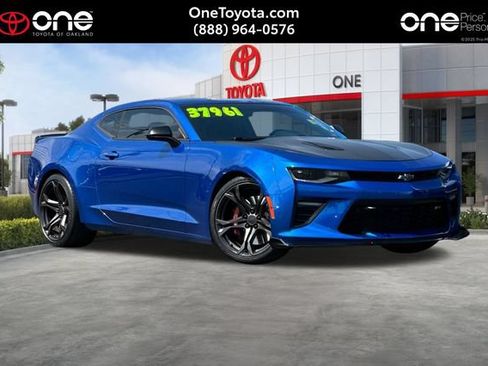 Used 2018 Chevrolet Camaro SS RWD image 1