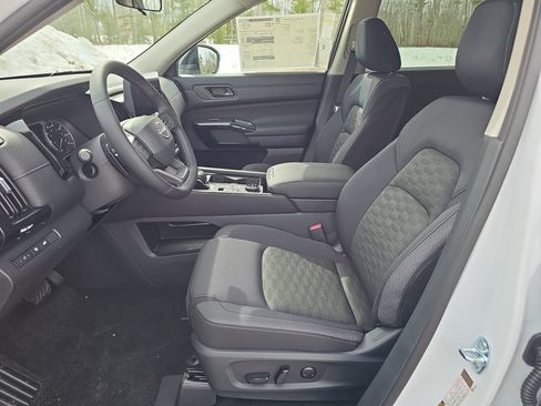 New 2026 Nissan Pathfinder SV image 4