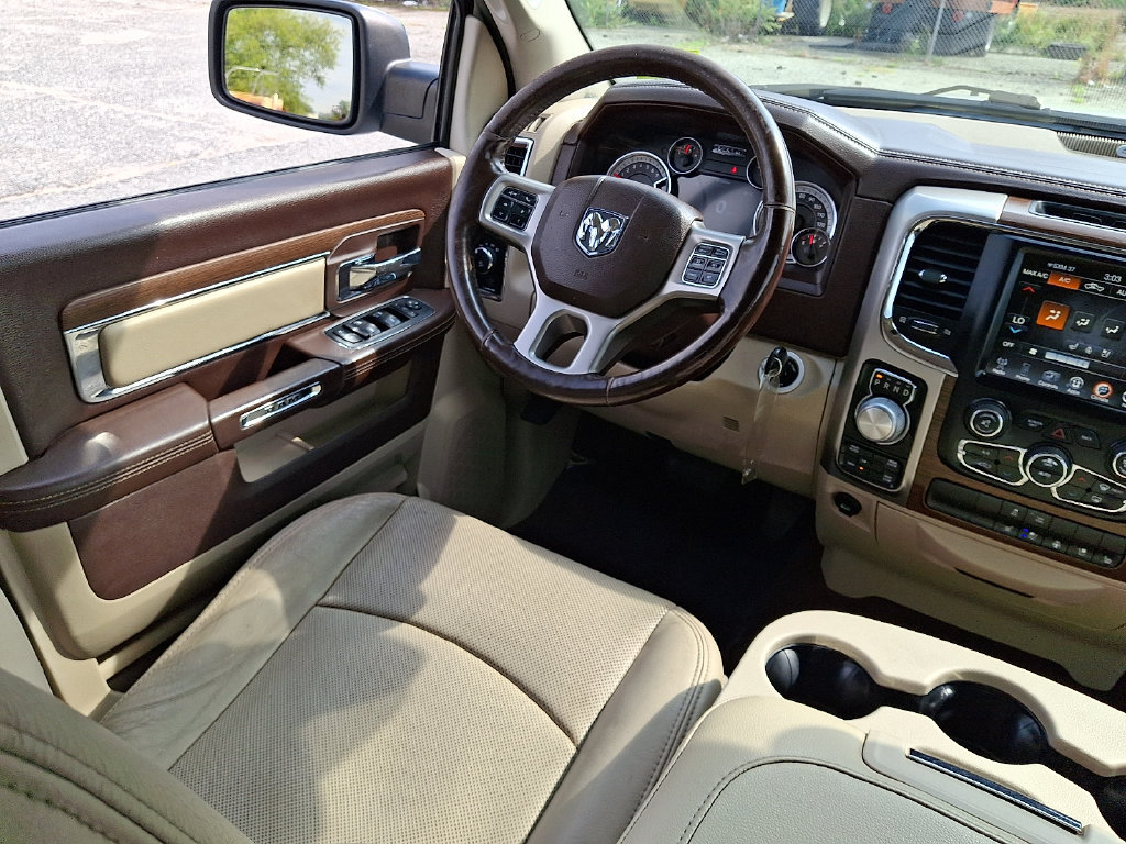 Used 2017 RAM 1500 Laramie AWD/4WD image 15