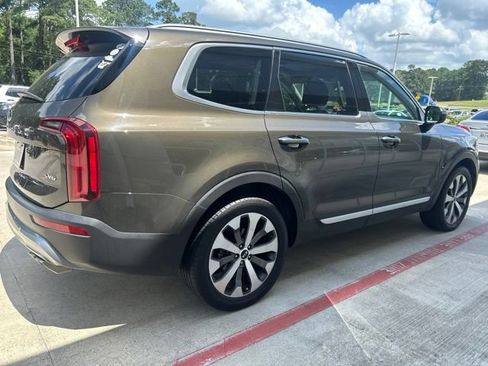Used 2020 Kia Telluride S FWD image 3