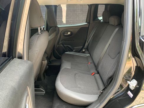 Used 2021 Jeep Renegade Latitude AWD/4WD image 24