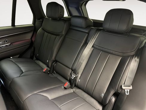 New 2026 Land Rover Range Rover SE AWD/4WD image 13