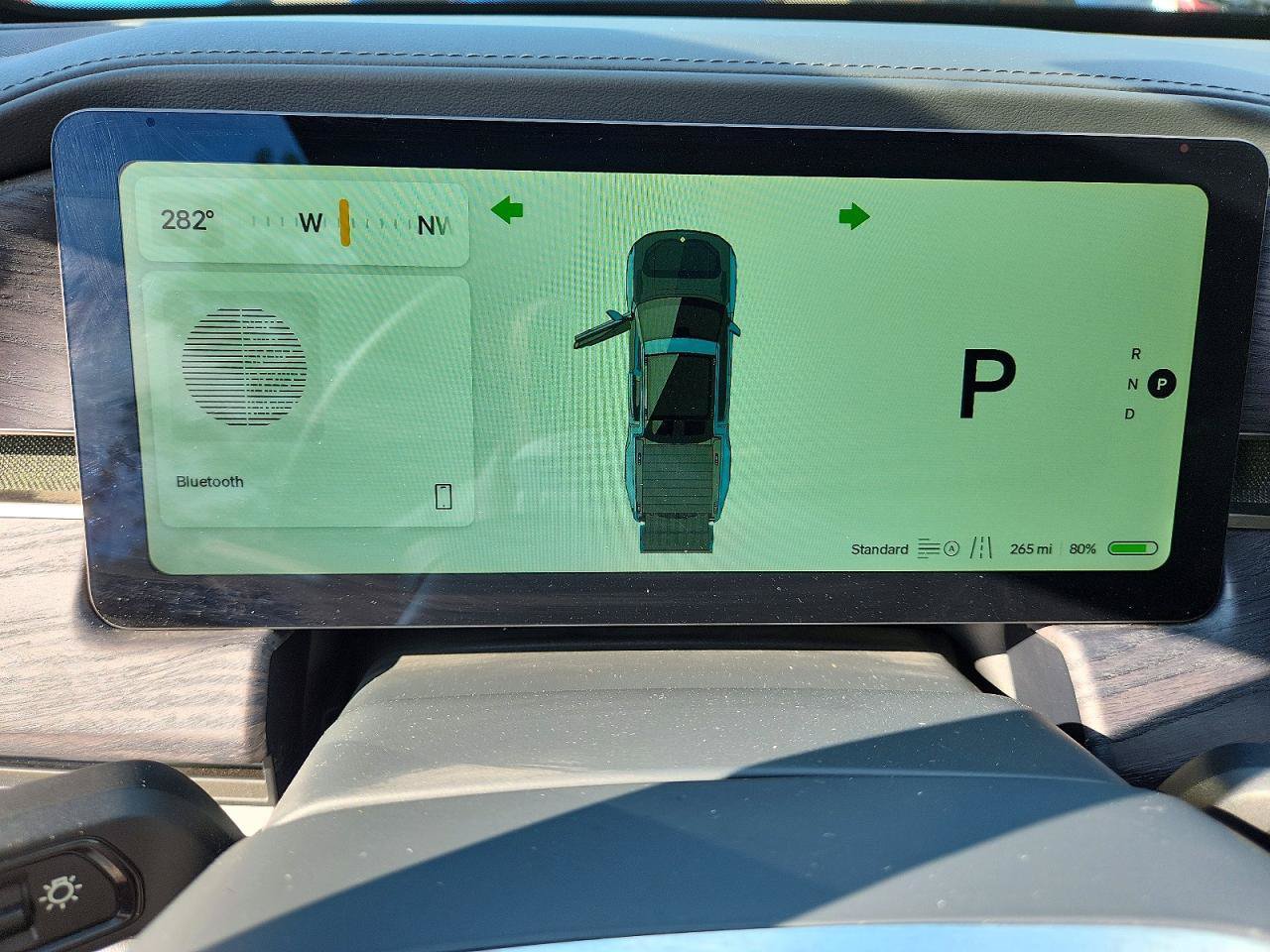 Used 2025 Rivian R1T Adventure Dual AWD/4WD image 8