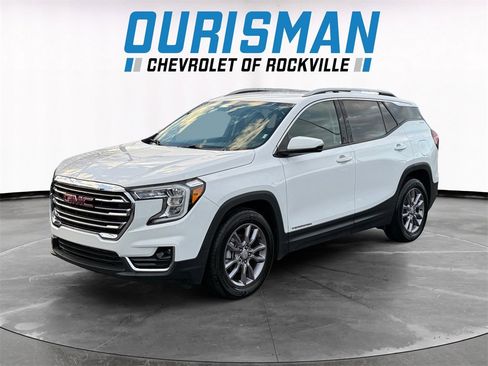 Used 2023 GMC Terrain SLT image 2