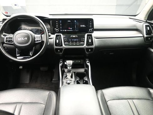 Used 2023 Kia Sorento S w/ Panoramic Sunroof Package image 9