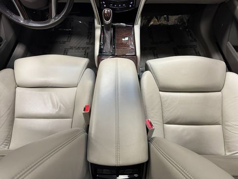 Used 2013 Cadillac XTS Platinum image 24