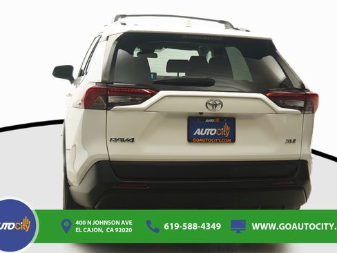 Used 2023 Toyota RAV4 XLE FWD image 15