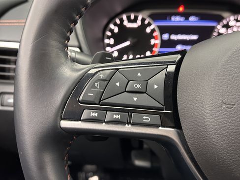 Used 2020 Nissan Altima 2.5 SR w/ Premium Package image 19