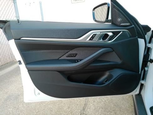 Used 2023 BMW i4 eDrive40 RWD image 11
