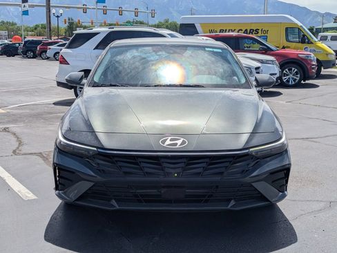 Used 2025 Hyundai Elantra SEL FWD image 10