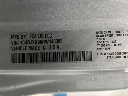 Used 2024 Jeep Wrangler Unlimited image 35