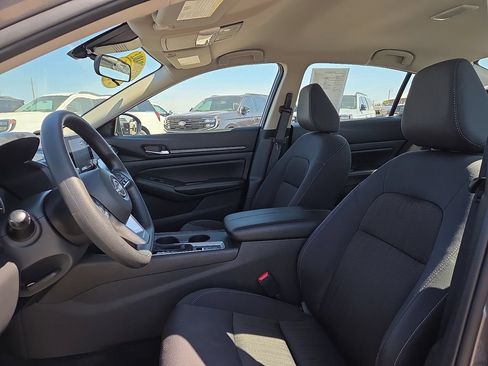 Used 2025 Nissan Altima 2.5 SV AWD/4WD image 22