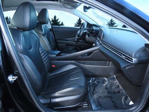 Used 2024 Hyundai Elantra Limited image 20