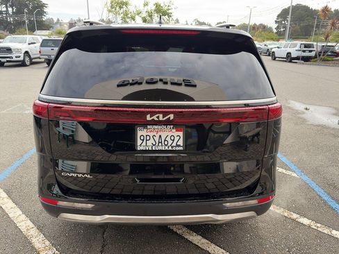 Used 2023 Kia Carnival SX FWD image 21